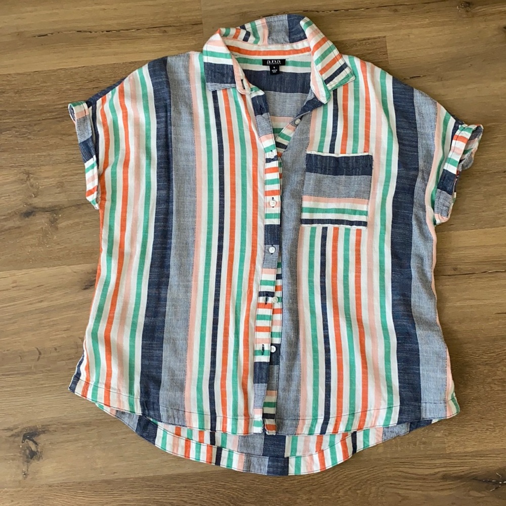 Multicolor button down, light and comfy
